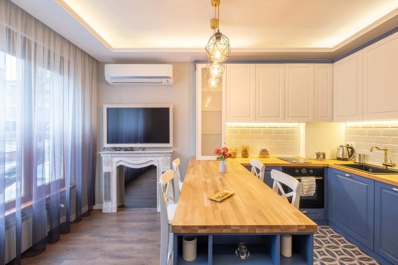 Апартаменти Designer & Cozy 2bd Flat With A Parking In The Center By Flat Mаnager